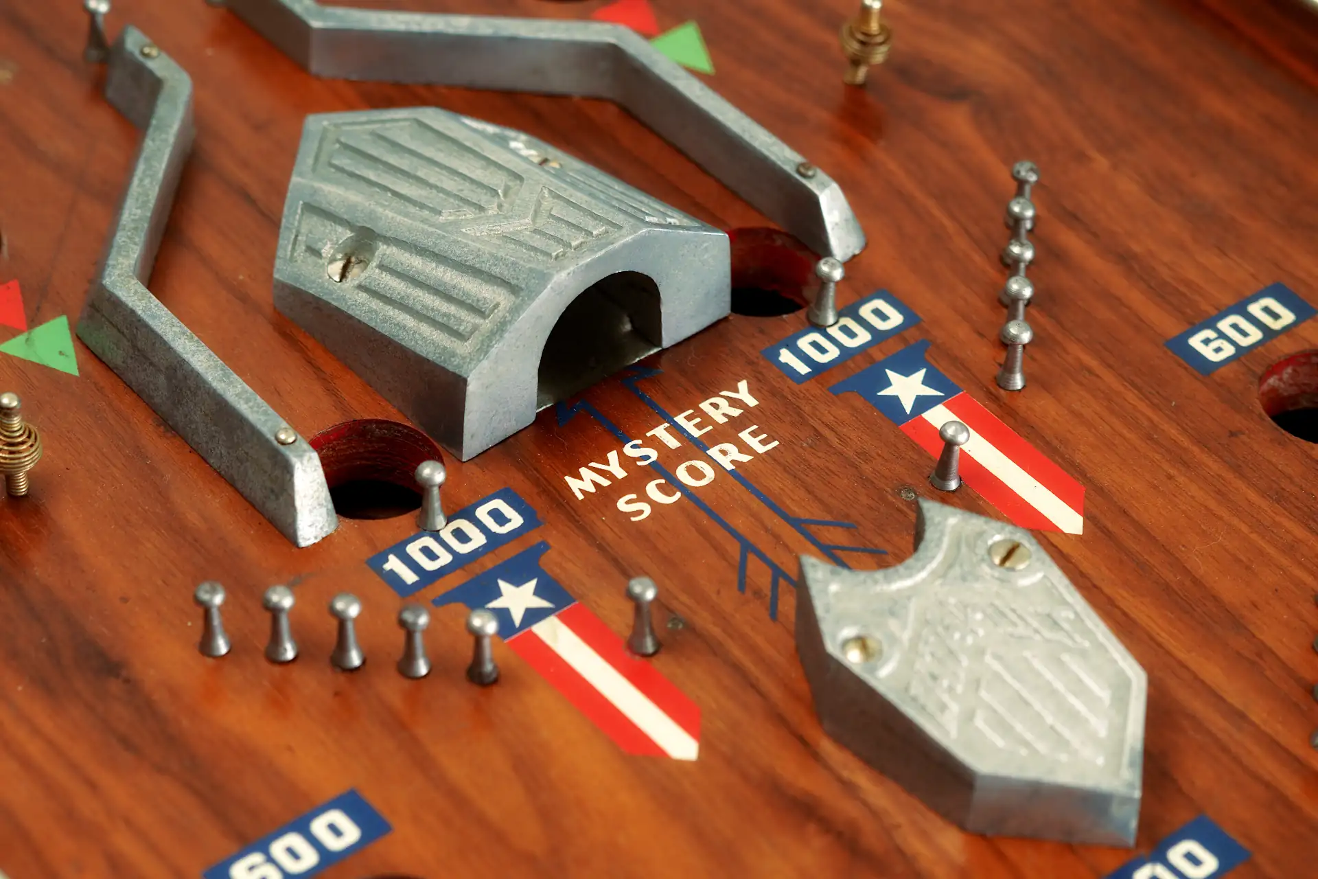 American Beauty pinball zoom 01 v01
